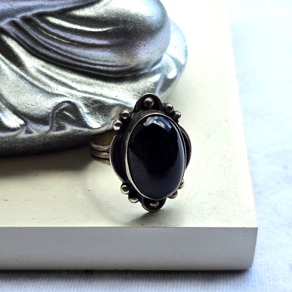 Signed AJM Sterling Silver Black Diopside Stone Ring Size 7.5